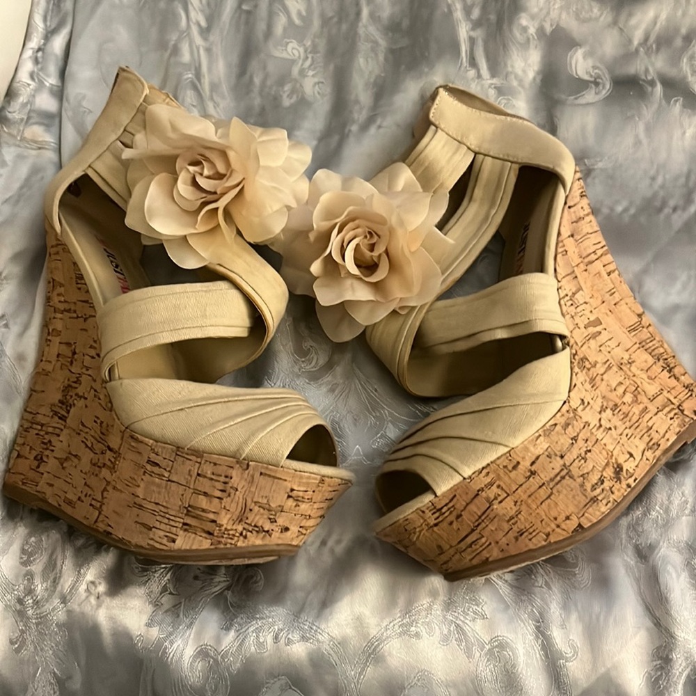 Floral Wedges